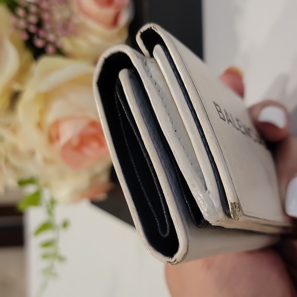 Authentic Balenciaga card wallet - Picture 3 of 11